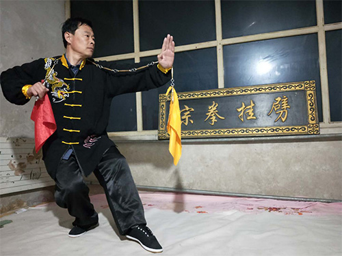 何传俊